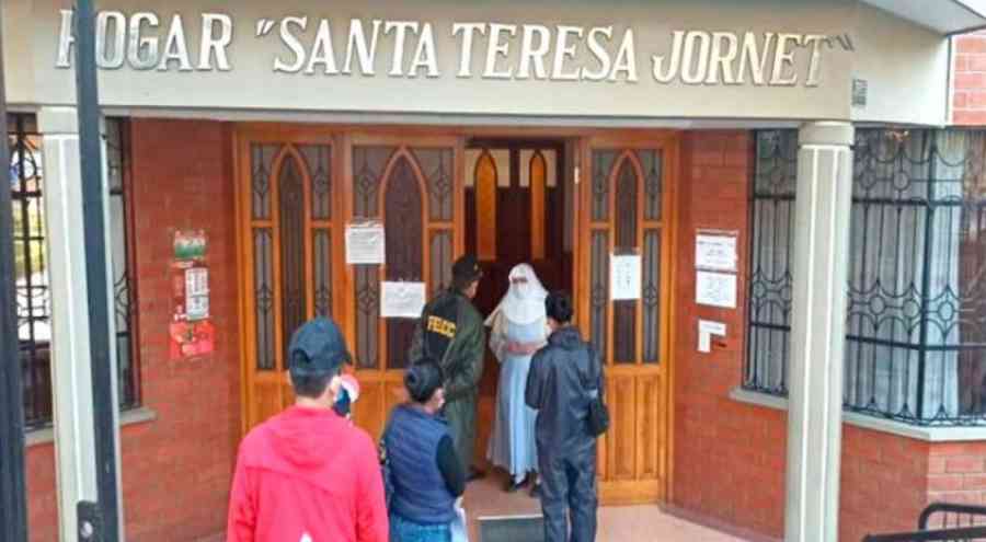 Conducen a la cárcel a persona de la tercera edad desde el asilo de ancianos
