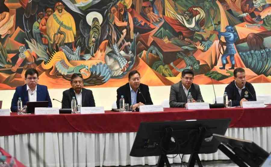 Tareas de rescate en riesgo: Arce revela que helicópteros no tienen repuestos por falta de dólares