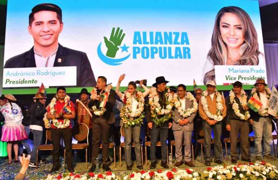Oficial: Mariana Prado, exministra de Evo Morales, es la acompañante de Andrónico