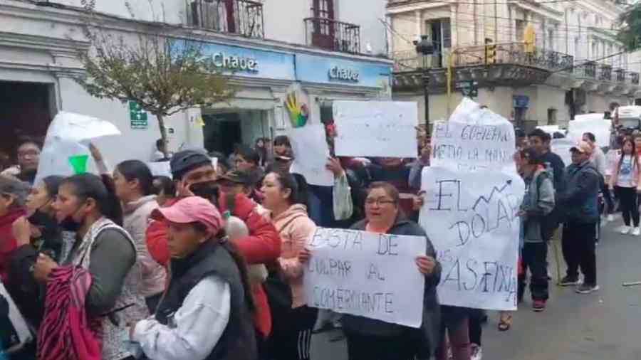 Tarija protagoniza masiva marcha contra el alza de precios y la crisis económica