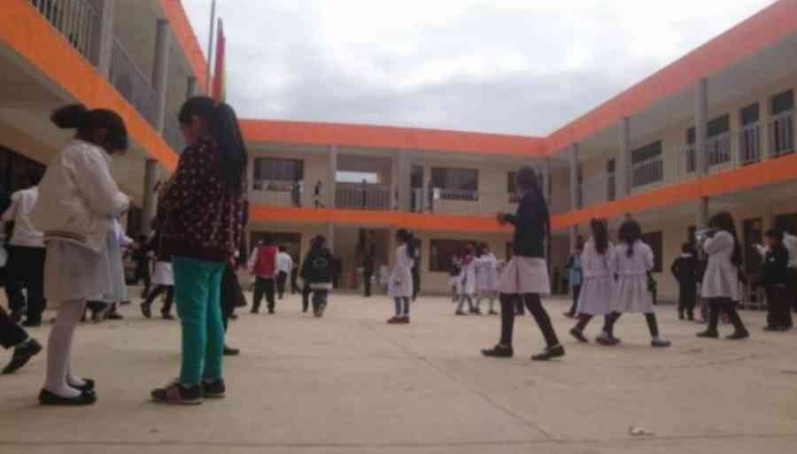 Educación de Tarija otorga tolerancia horaria en colegios por bajas temperaturas