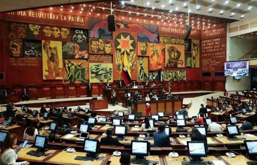 Congreso de Ecuador aprueba instalación de bases militares extranjeras