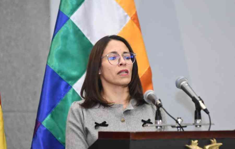 Jessica Saravia jura como nueva ministra de Justicia, en medio de escándalo por presunta manipulación judicial