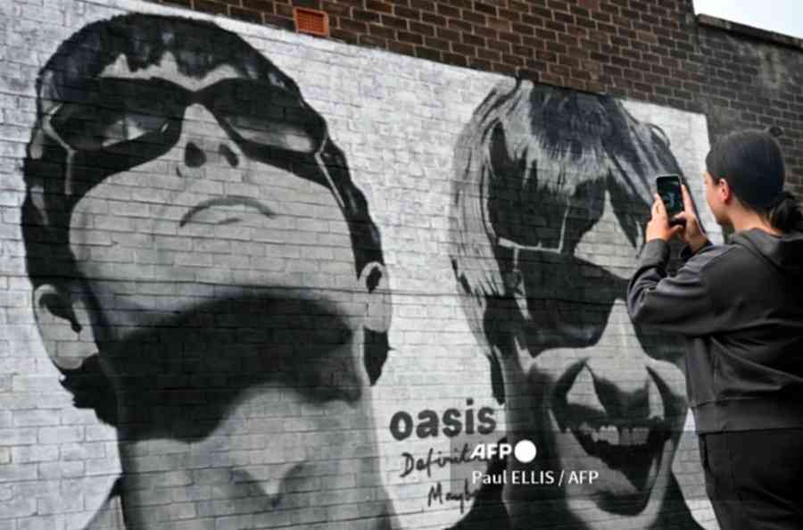 Oasis inicia en Cardiff su histórica gira de regreso
