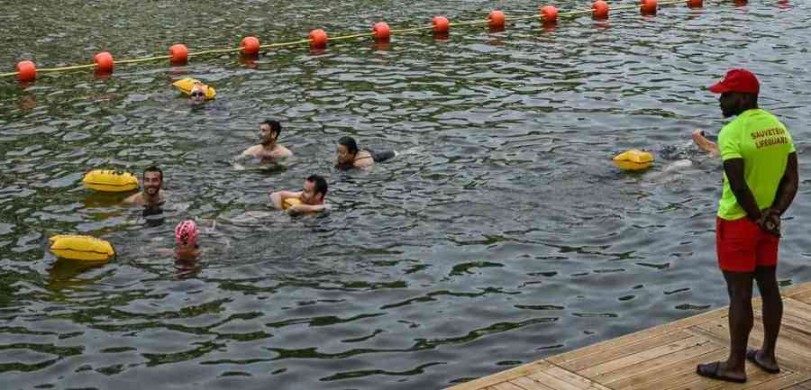 Aguas del Sena se abren al público después de 102 años
