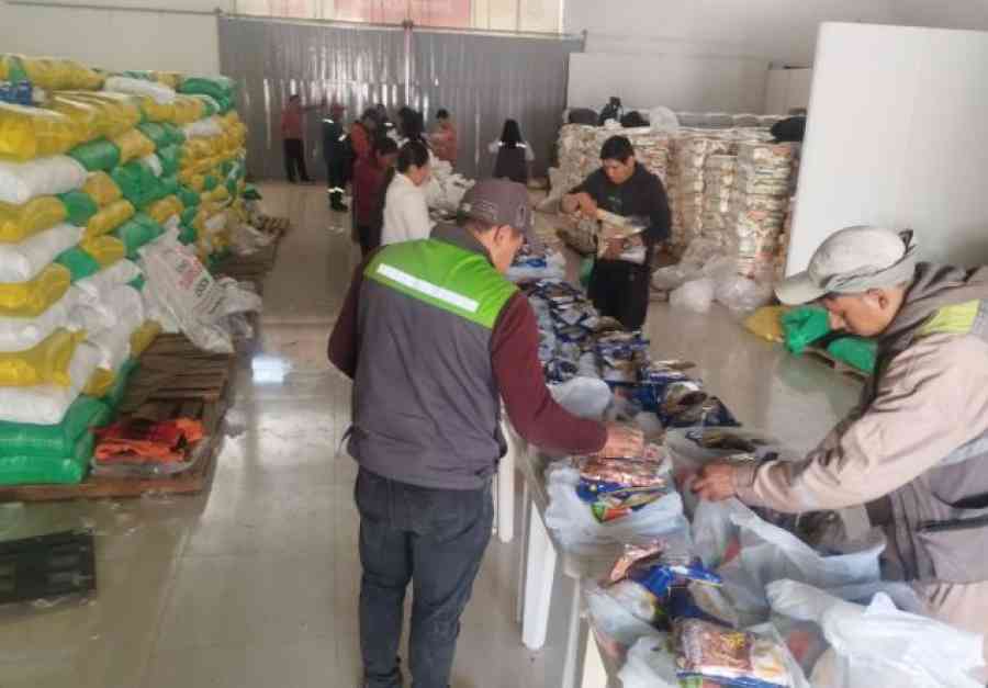 Montes: Inestabilidad de los precios retrasó la entrega de la canasta alimentaria