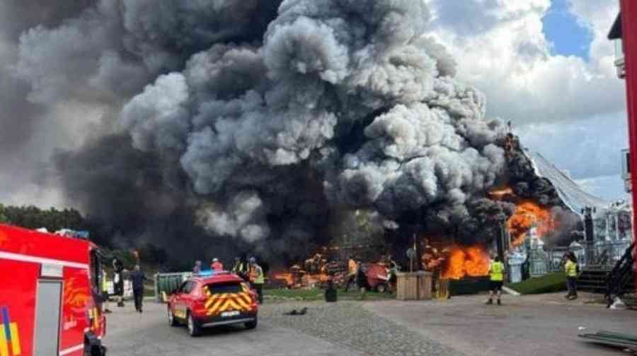 Tomorrowland sufre un incendio en su escenario principal a dos días de su inauguración
