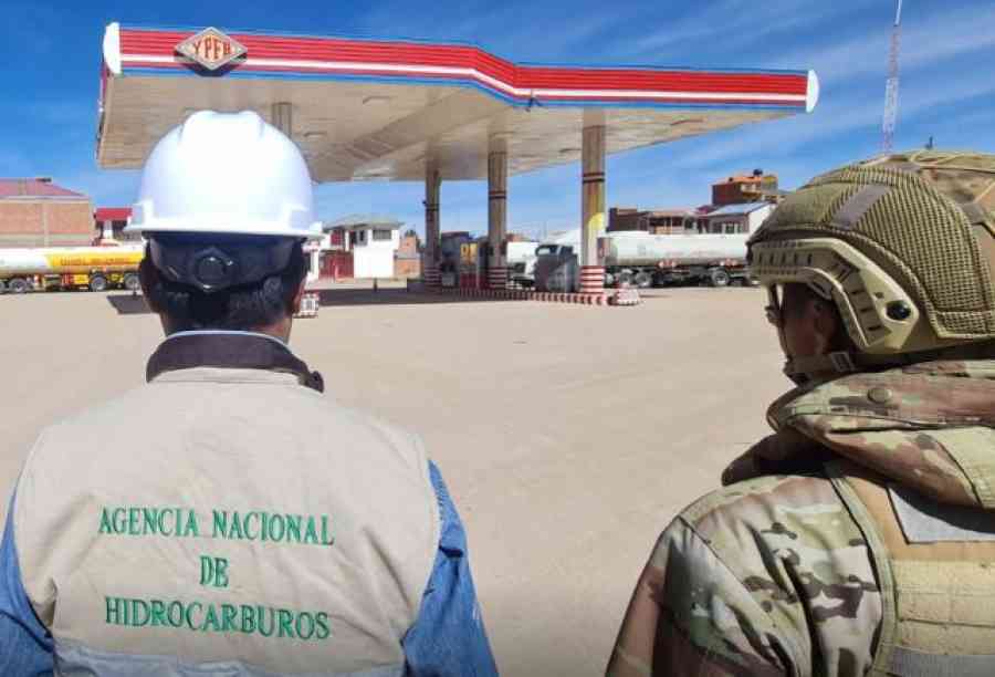 ANH señala incrementar entrega de combustible en Tarija ante alta demanda y largas filas