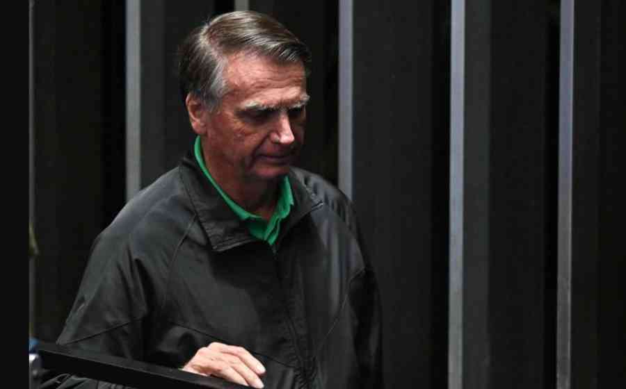 Bolsonaro es trasladado a la Policía Federal para colocarle una tobillera electrónica