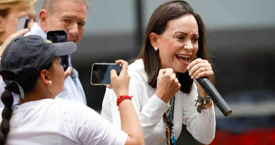 Machado denuncia "brutal ola de represión" en Venezuela