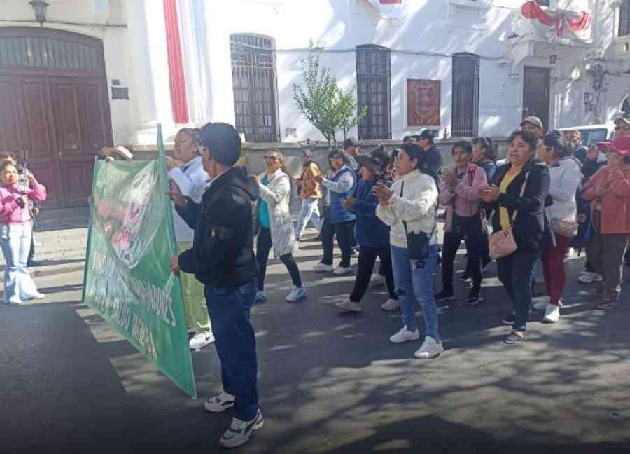 Colegio Médico de Tarija denuncia que 320 trabajadores en salud pueden ser despedidos