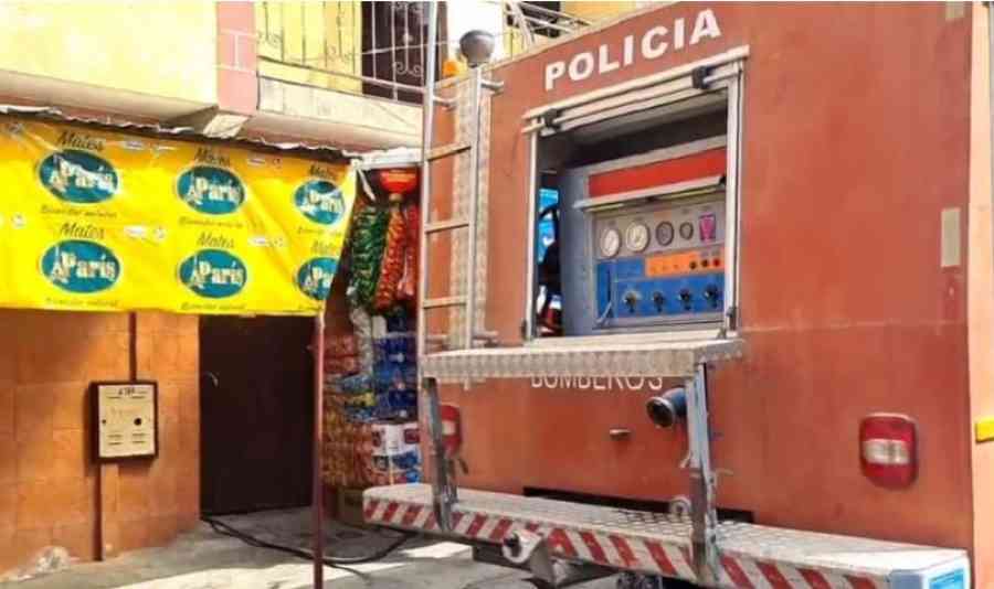 Incendio en comercio de la zona del Campesino moviliza a vecinos y bomberos