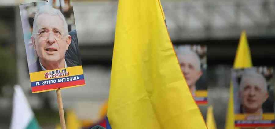 Justicia de Colombia ordena liberar a expresidente Uribe