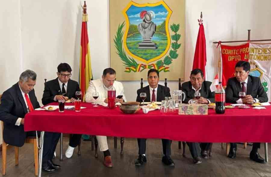 Cívicos pedirán eliminar el decreto que cambió el nombre de Bolivia