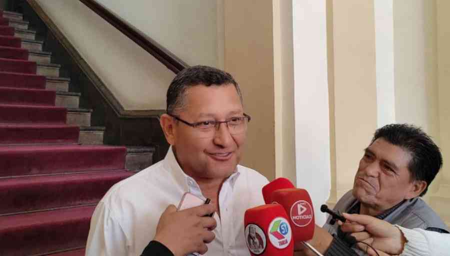 Montes confirma apoyo a Tuto, ve “improvisación extrema” en el binomio del PDC