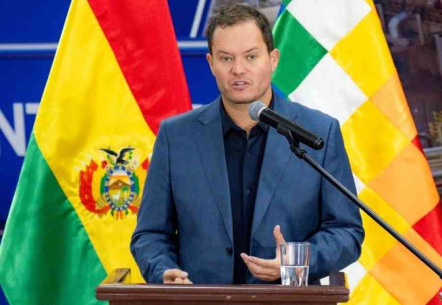 El Gobierno asegura que la Policía dará ‘estricto cumplimiento’ a la aprehensión del presidente de YPFB