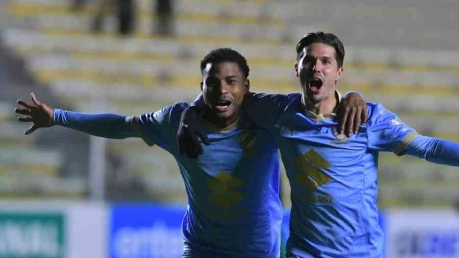Bolívar arrasa: 12 goles a Tomayapo en menos de una semana