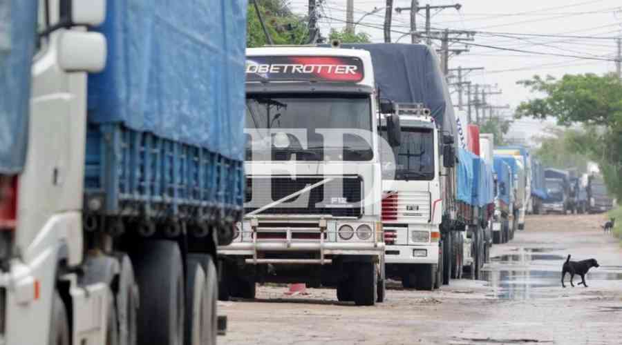 Arce promulga la Ley Corta para abastecimiento de combustible