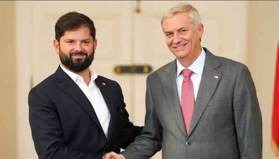 Boric y Kast se reúnen tras triunfo del ultraderechista