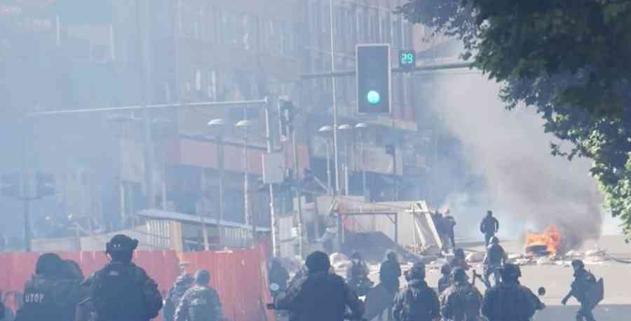 Un herido y un arrestado tras explosiones durante marcha de la COB en La Paz