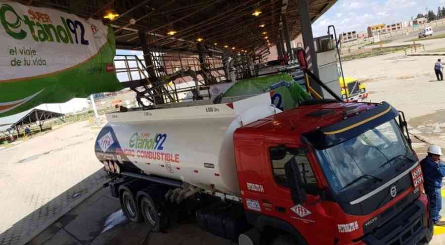 YPFB anuncia ajuste de mezcla de etanol para “limpiar” tanques y garantizar calidad de la gasolina