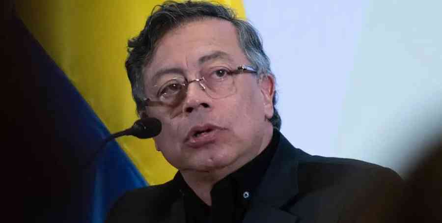 Petro: ataques de Ecuador dejan 27 "cuerpos calcinados