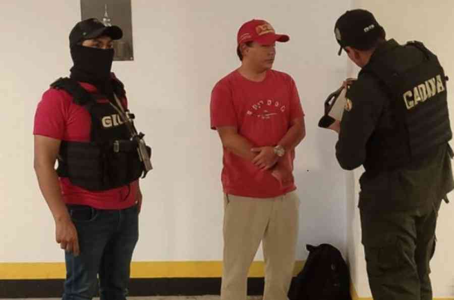 El hijo de Arce intentó huir, pero fue capturado junto a cuatro sujetos, afirma el Gobierno