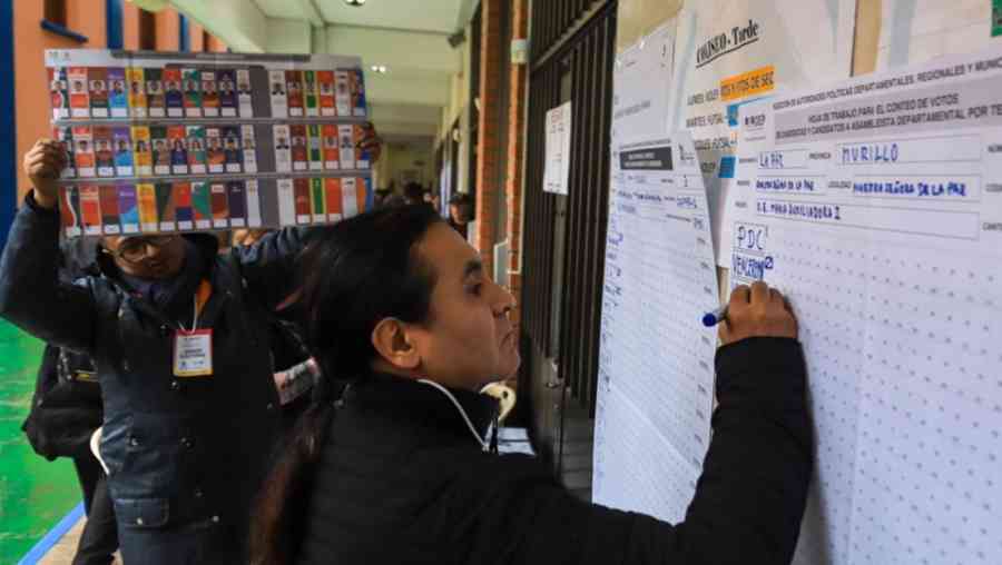 Siete de las nueve regiones de Bolivia irían a segunda vuelta para elegir gobernadores