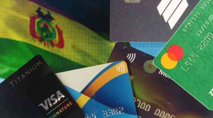 Gobierno libera compras por internet con tarjetas y fija dólar referencial para pagos internacionales