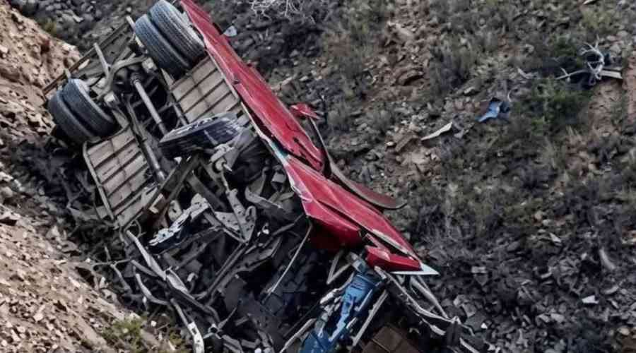 Reportan tres muertos por embarrancamiento de un bus en el tramo Tarija - Villazón