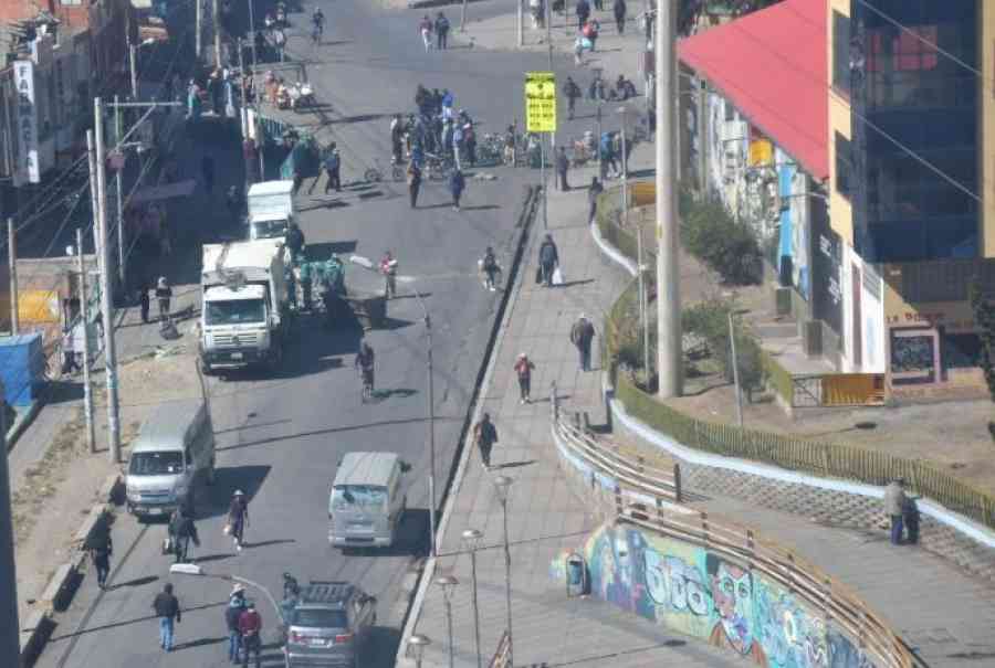 Suman 45 los bloqueos en Bolivia; se concentran en La Paz, Cochabamba y Oruro