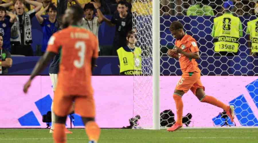 Costa de Marfil golpeó en el final y amargó el debut de Ecuador