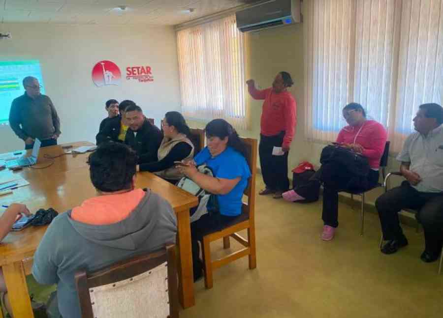 Vecinos exigen "tarifas justas" en servicios de electricidad y gas