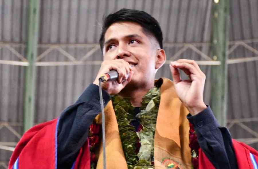Andrónico insta a Evo a no sentir celos de los jóvenes y el expresidente le responde