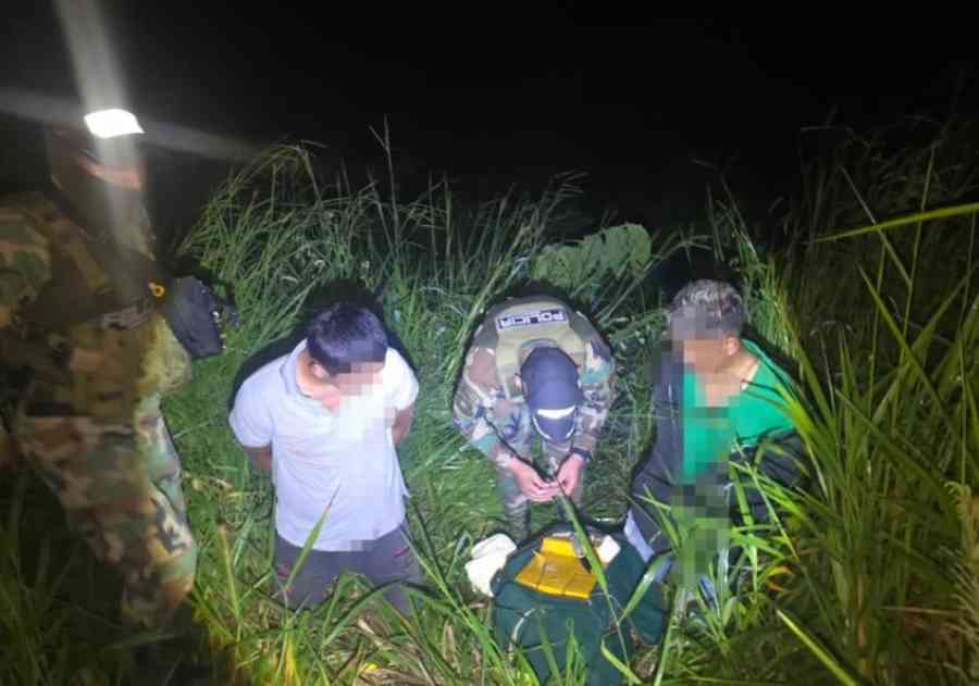 Aprehenden a cuatro personas que transportaban 49 kilos de marihuana